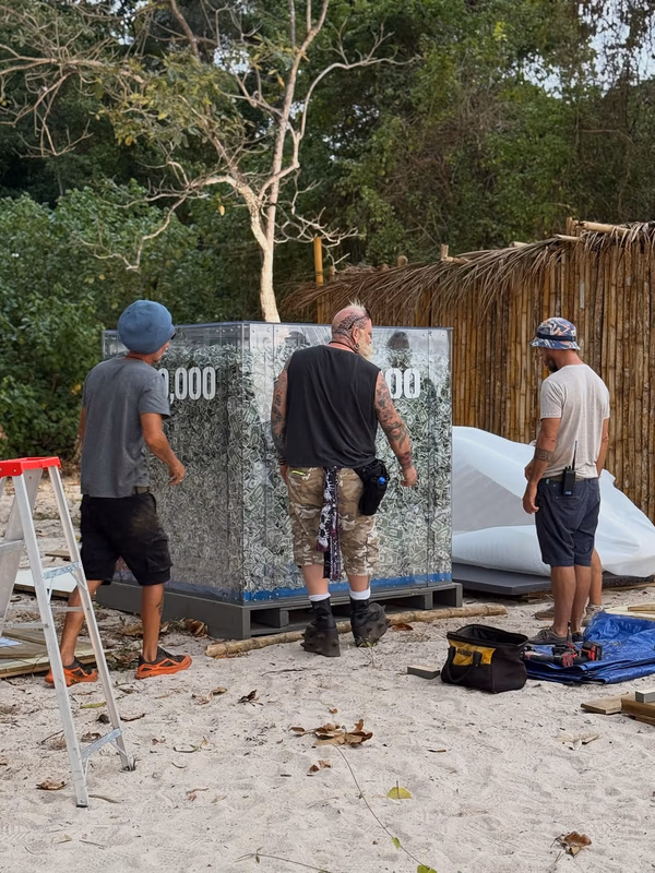 Survive 30 Days On An Island With Your Ex BTS 4